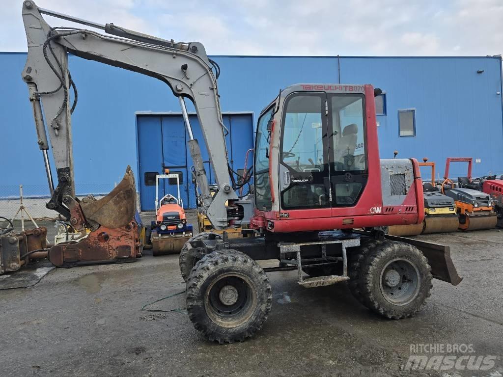 Takeuchi TB070W Excavadoras de ruedas