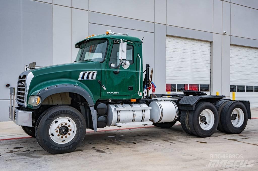 Mack Granite Camiones tractor