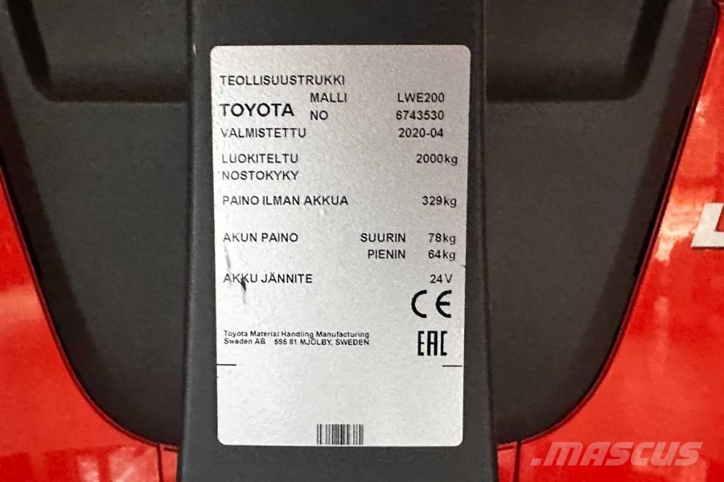 Toyota LWE 200 Montacargas de baja elevación