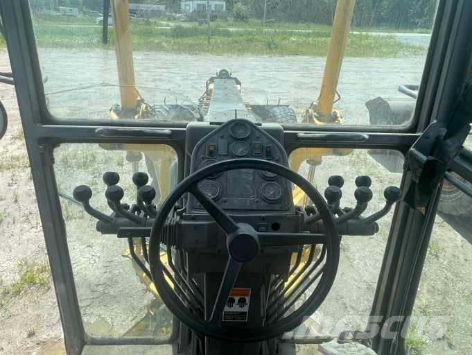 Volvo G 740 Niveladoras