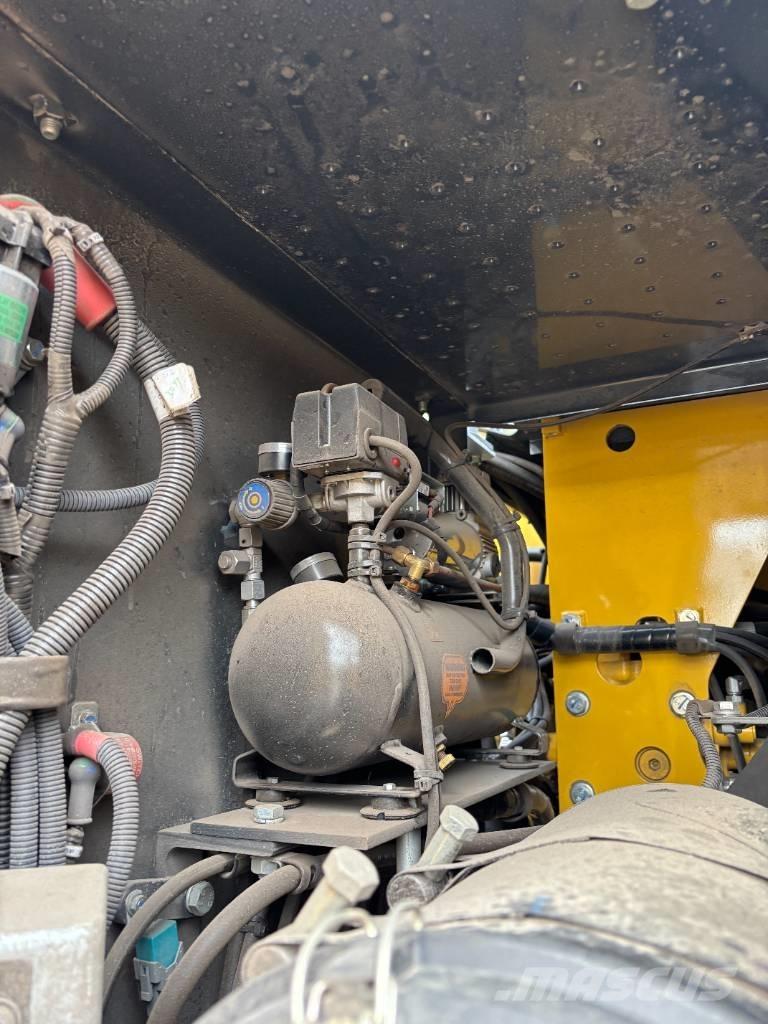 Komatsu PW180-11 Excavadoras de ruedas