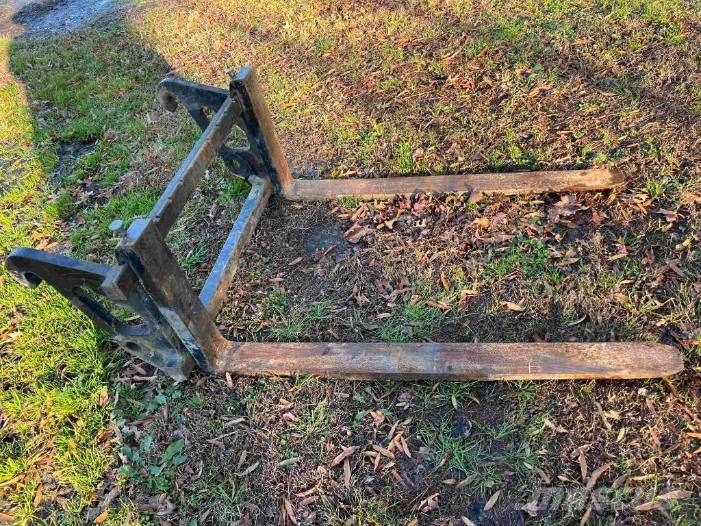 CAT 908M Cargadoras sobre ruedas