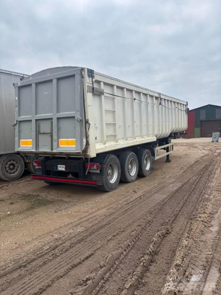 SDC Trailers LTD Semirremolques de caja de lona