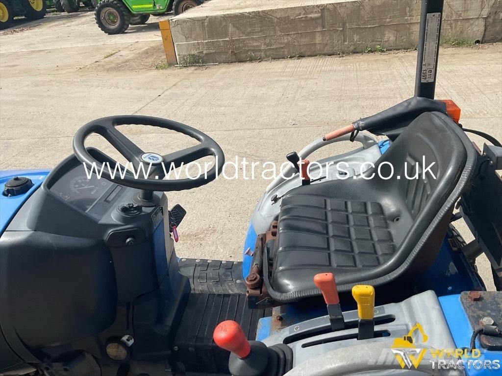 New Holland TC12 D Tractores