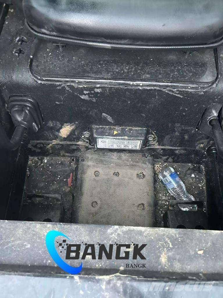  EARTHFORCE S300 Cargadoras multifunción