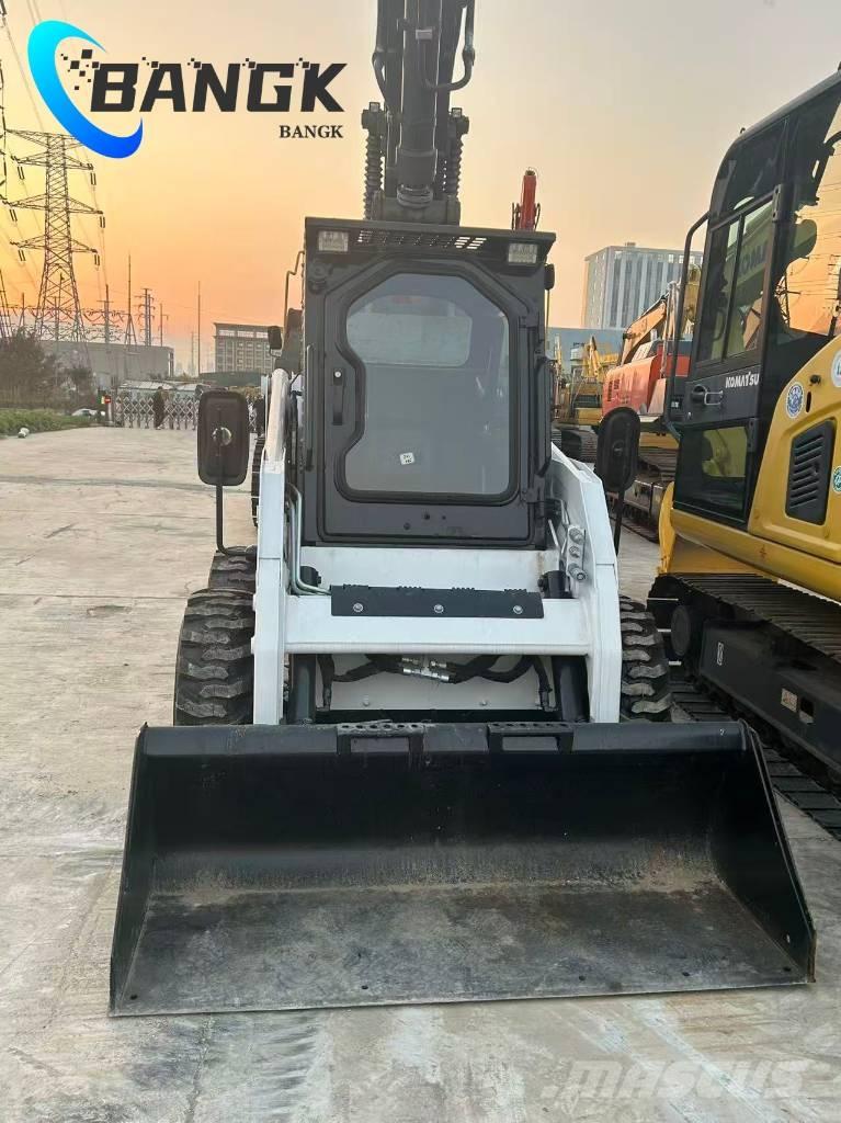  EARTHFORCE S300 Cargadoras multifunción