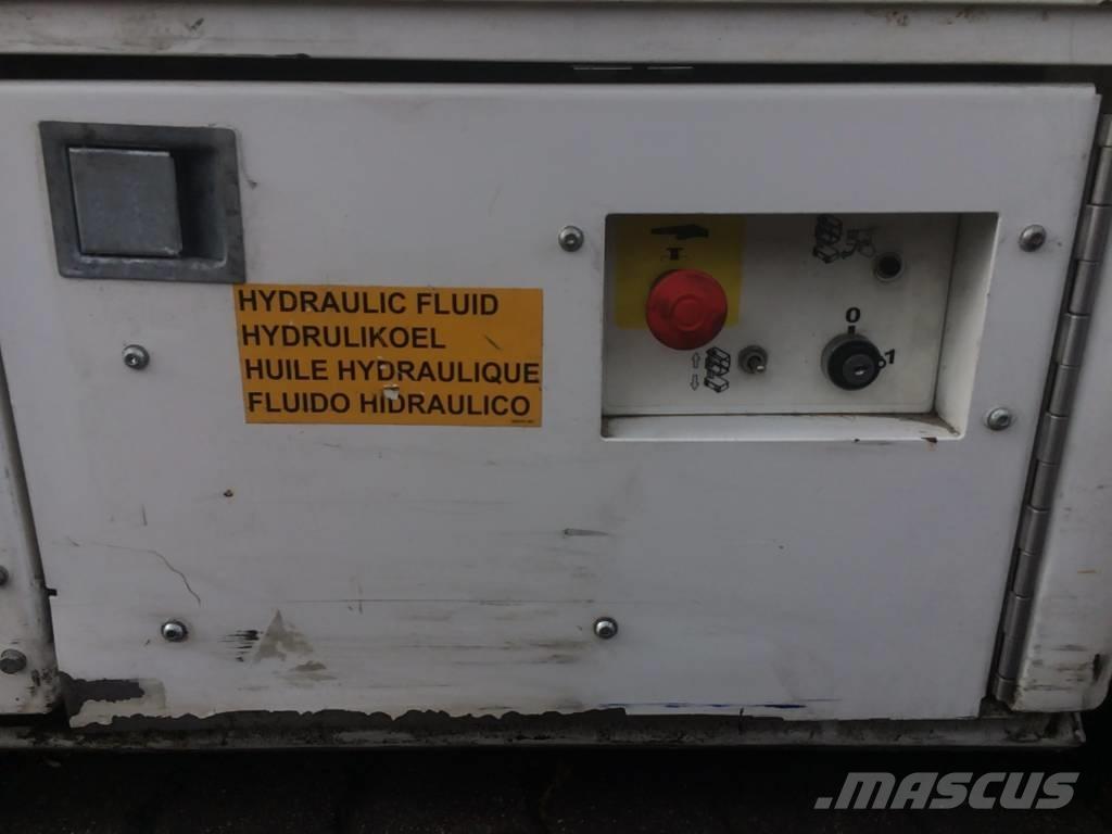 UpRight TM 12   V-2748 Plataformas con jaula de elevación