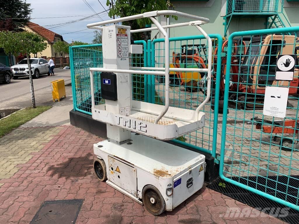 UpRight TM 12   V-2748 Plataformas con jaula de elevación