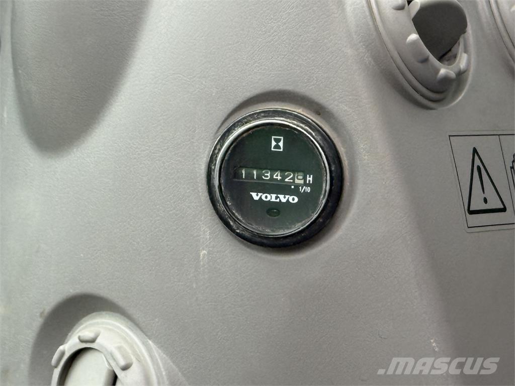 Volvo ECR145DL Excavadoras sobre orugas