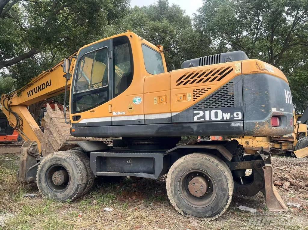 Hyundai R210W-9 Excavadoras de ruedas