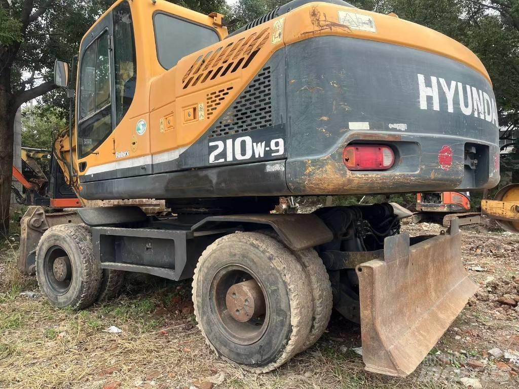 Hyundai R210W-9 Excavadoras de ruedas