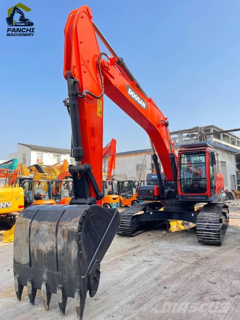 Doosan DX 300 LCA Excavadoras sobre orugas