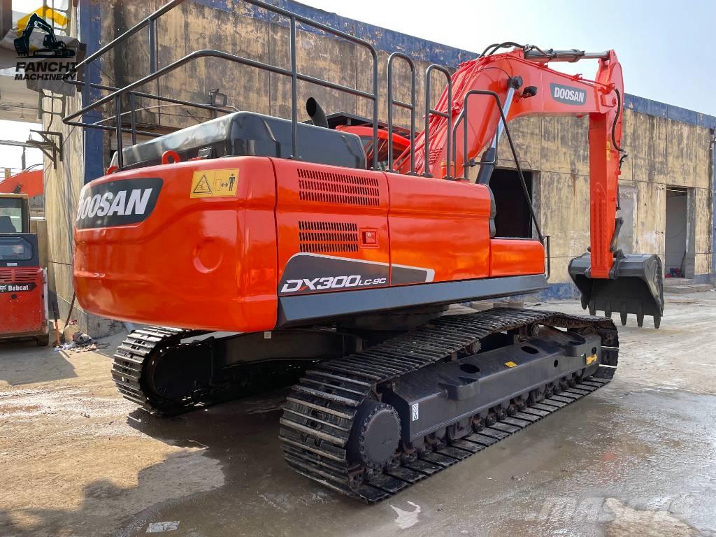 Doosan DX 300 LCA Excavadoras sobre orugas