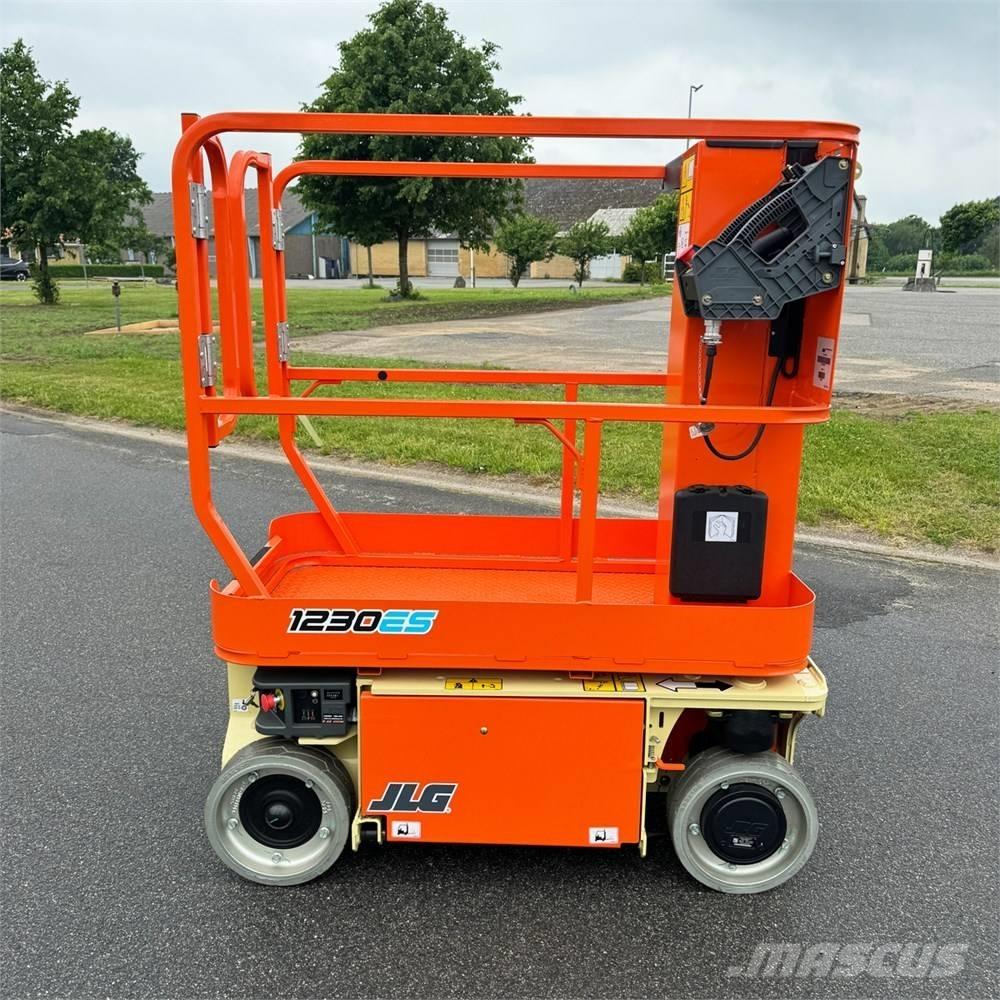 JLG 1230 ES Plataformas con jaula de elevación