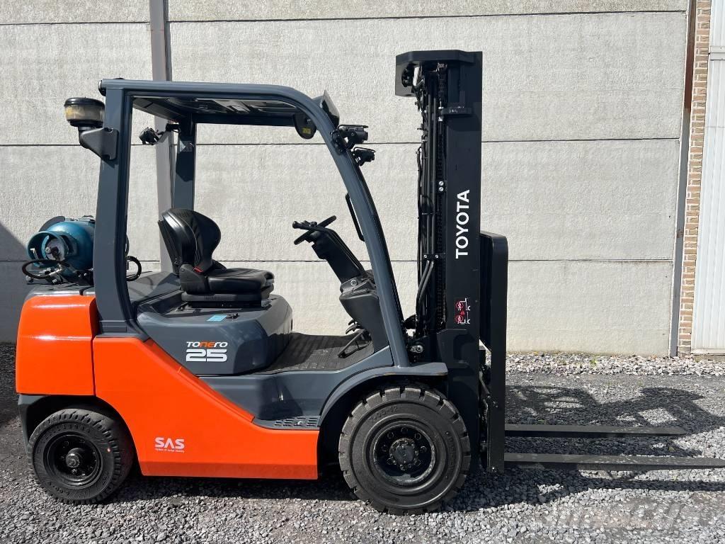 Toyota 02-8 FGF 25 Camiones LPG