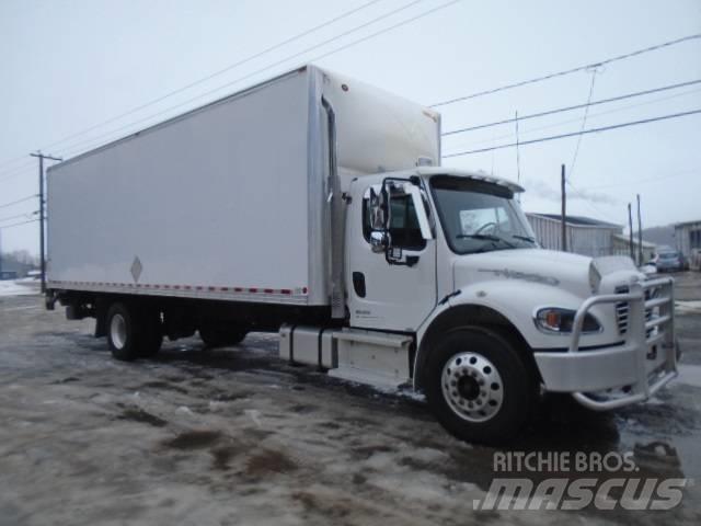 Freightliner M2 106 Camiones con caja de remolque