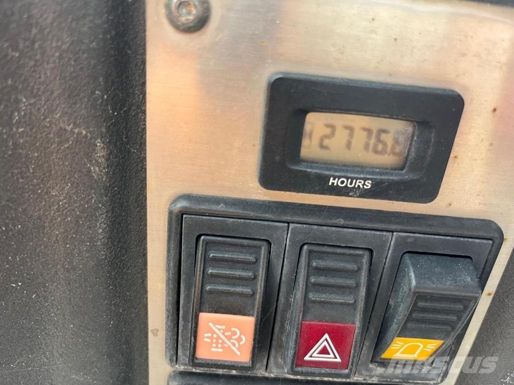 Ausa D600APG Vehículos compactos de volteo