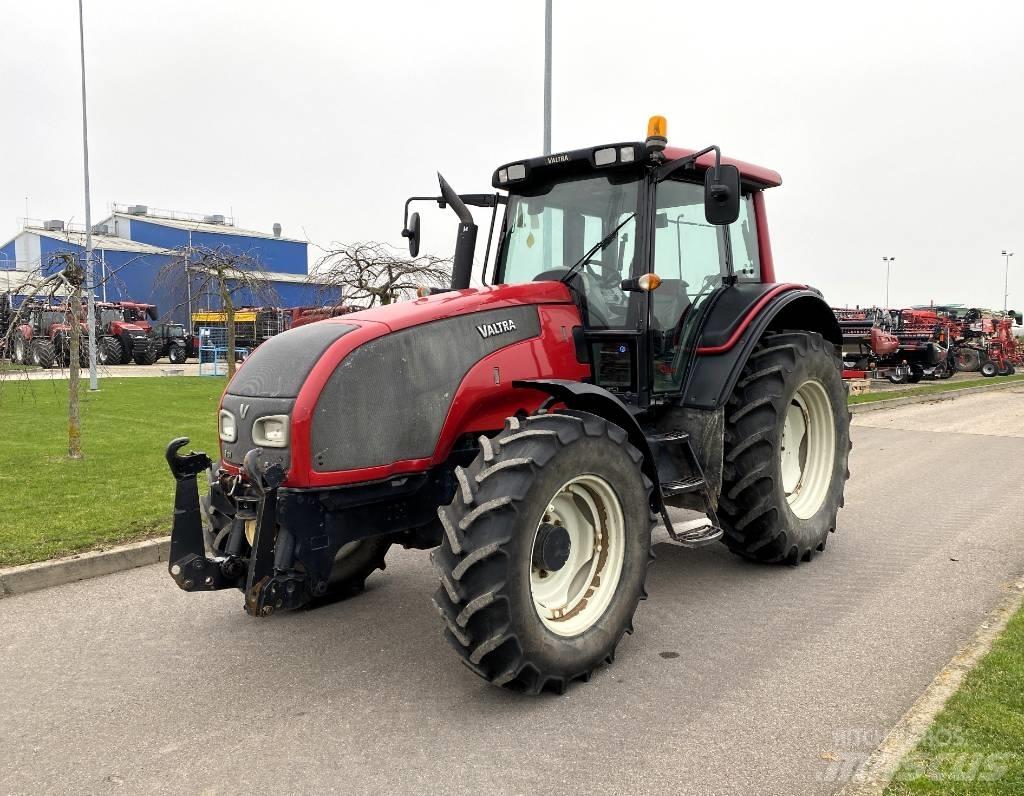 Valtra T 131 Tractores