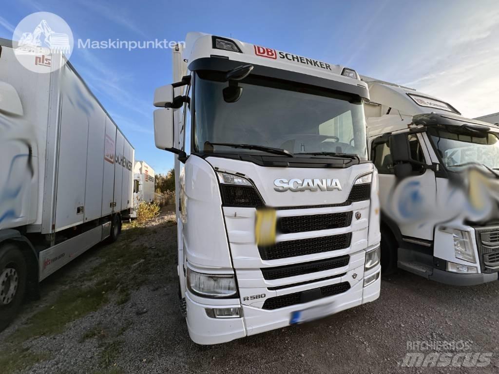 Scania R 580 Camiones con caja de remolque