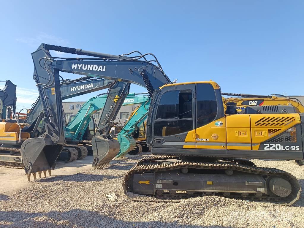 Hyundai 220LC-9s Excavadoras sobre orugas