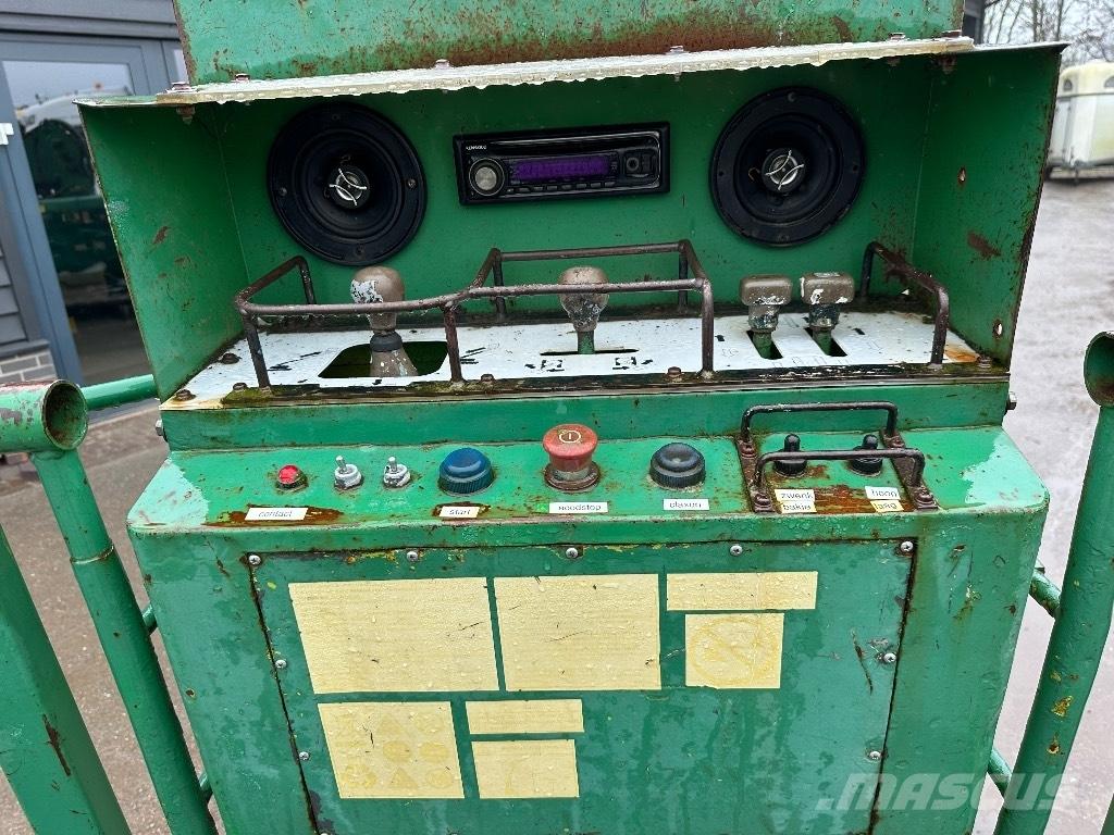 Hitachi HX 99 B Plataformas con brazo de elevación telescópico