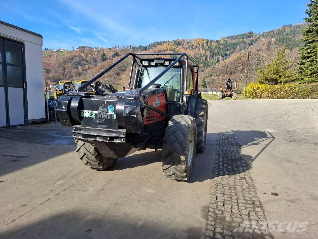 Valtra 8550 Tractores forestales