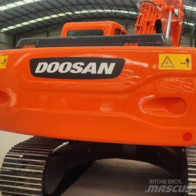 Doosan DX 225 Excavadoras sobre orugas