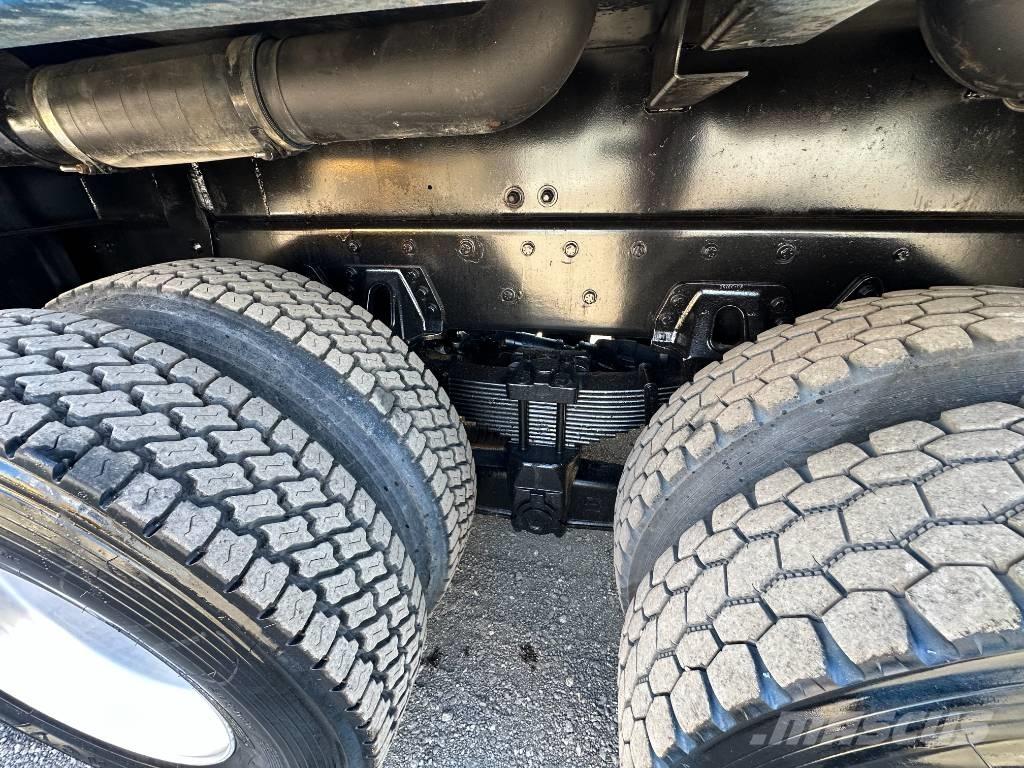 Freightliner 114 SD Camiones aspiradores/combi