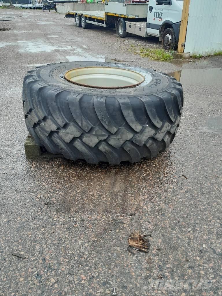 BKT 650/60R30,5 Hjul Ruedas