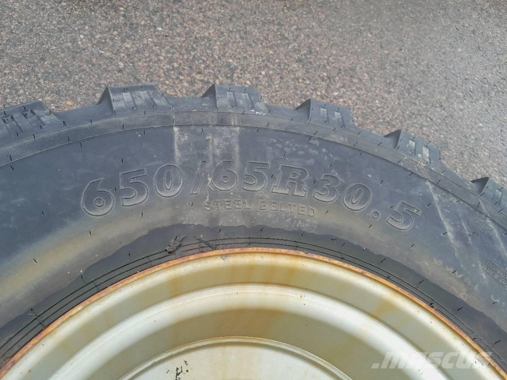 BKT 650/60R30,5 Hjul Ruedas