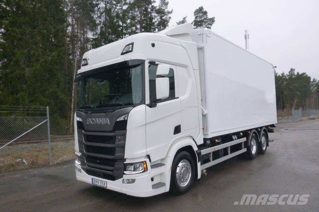 Scania R560 LB6x2*4 Camiones de volteo para virutas de madera