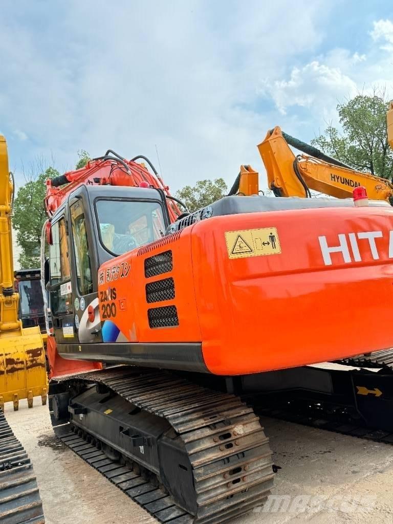 Hitachi ZX 200 Excavadoras sobre orugas