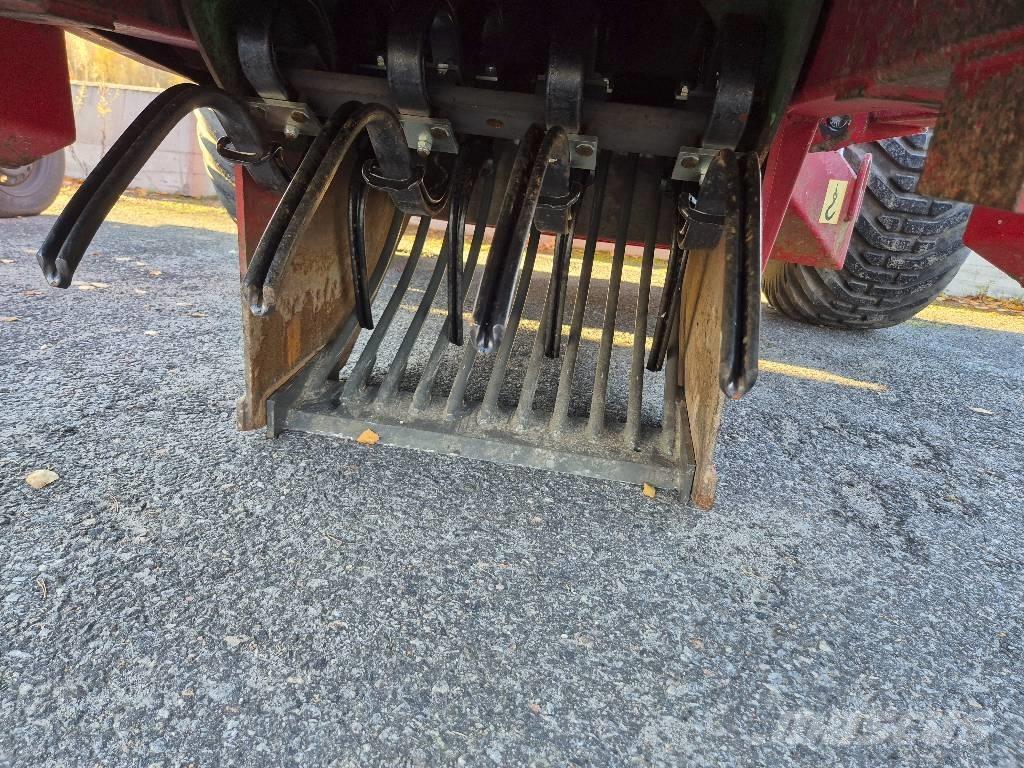 Juko Kivi-Karhu 4 Recolectoras de piedras