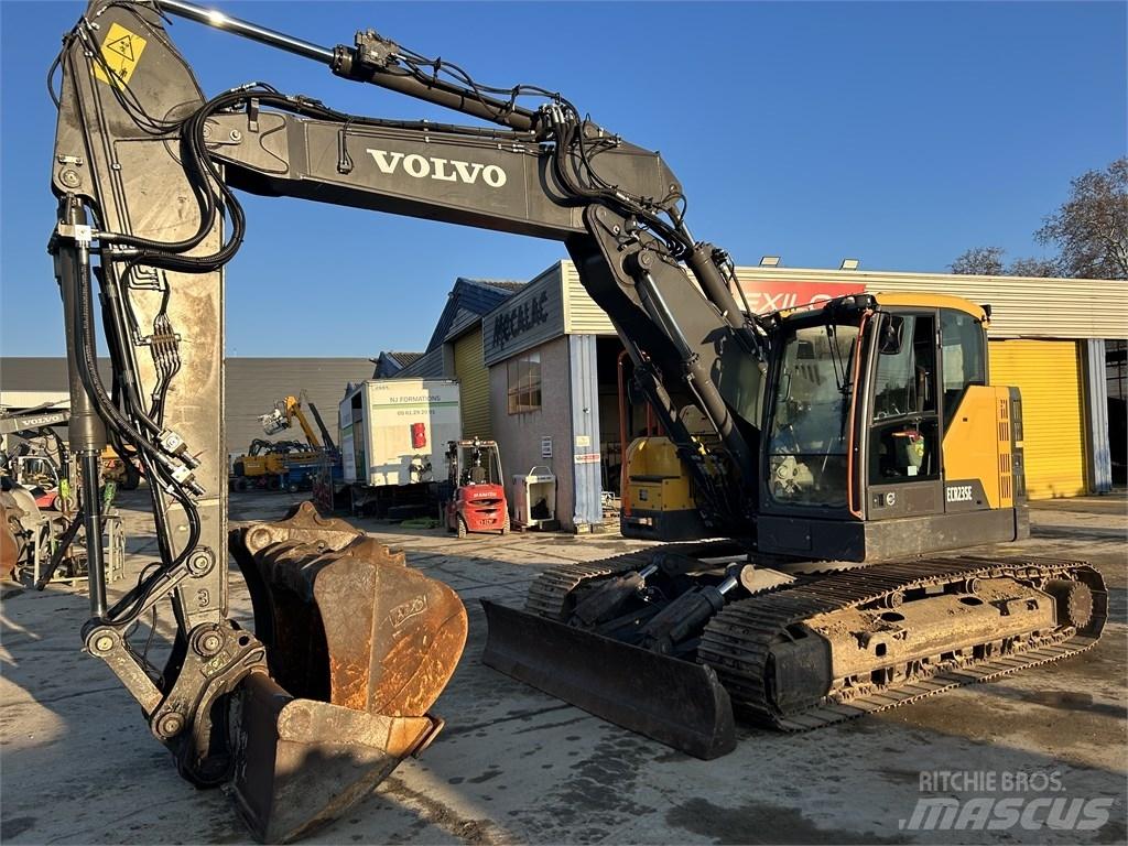 Volvo ECR235EL Excavadoras sobre orugas