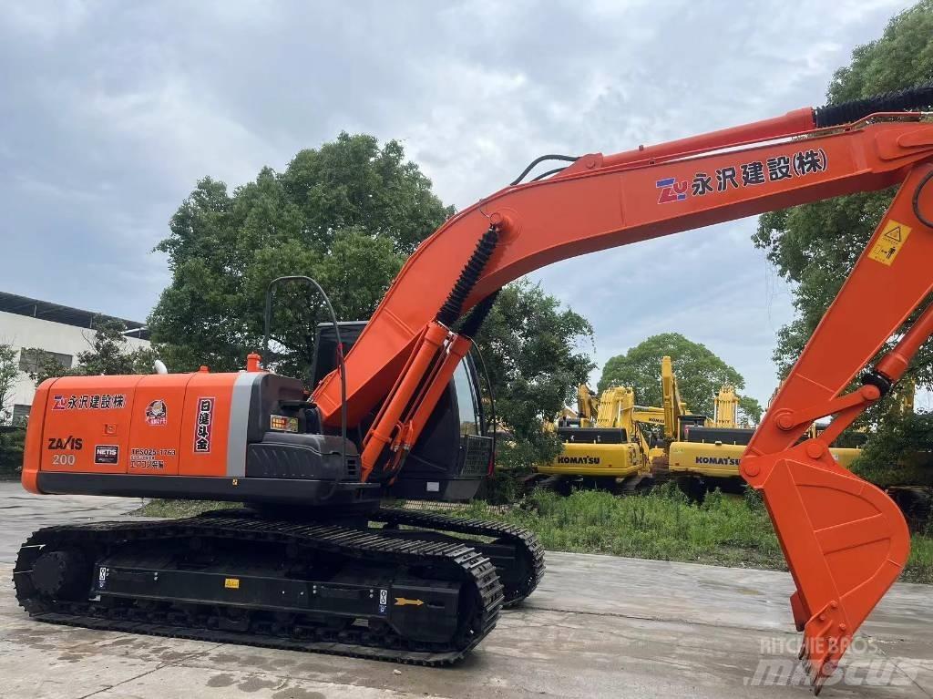 Hitachi ZX 200 Excavadoras sobre orugas