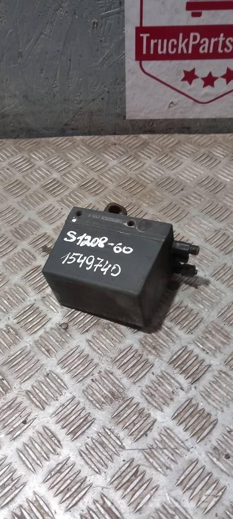 Scania 94 D.    1549740 Hidráulicos