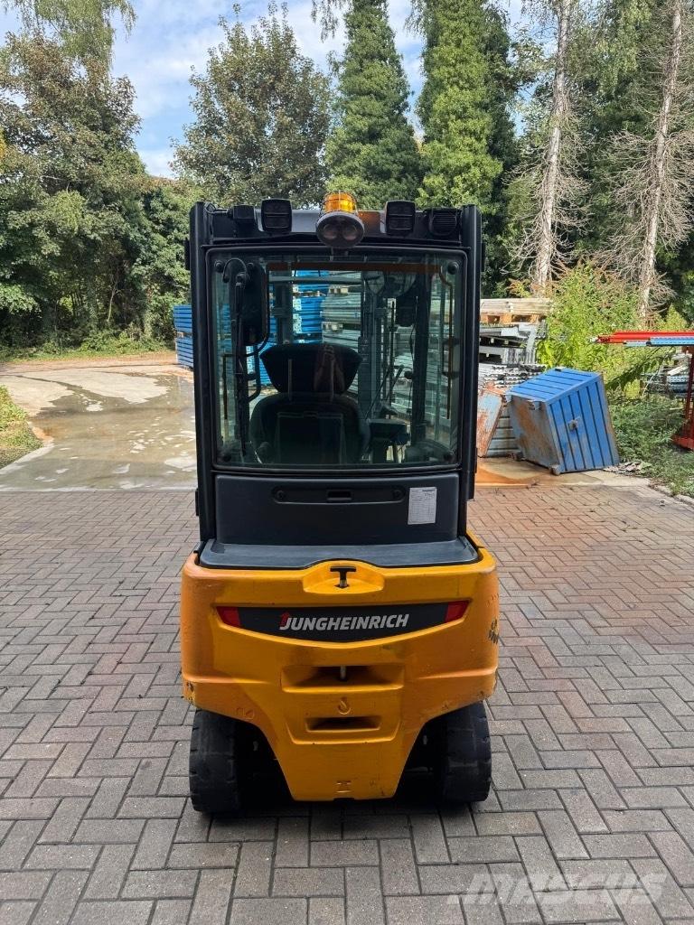 Jungheinrich EFG320 Carretillas de horquilla eléctrica