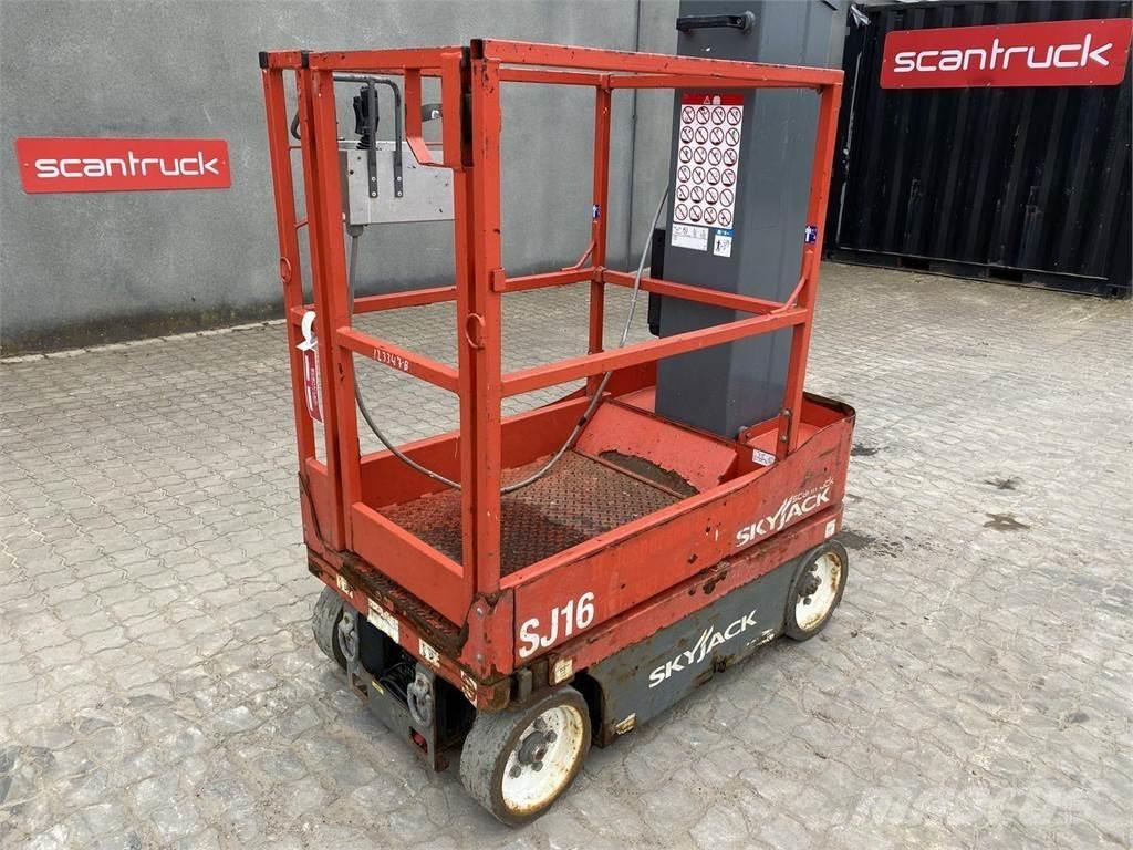 SkyJack SJ16 Plataformas con jaula de elevación