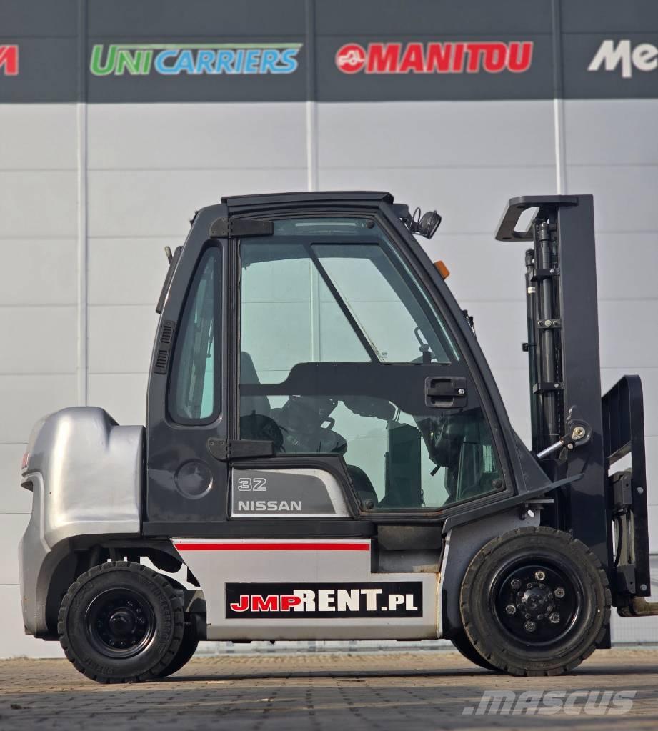 Nissan FGD02 A 32 Q Camiones LPG