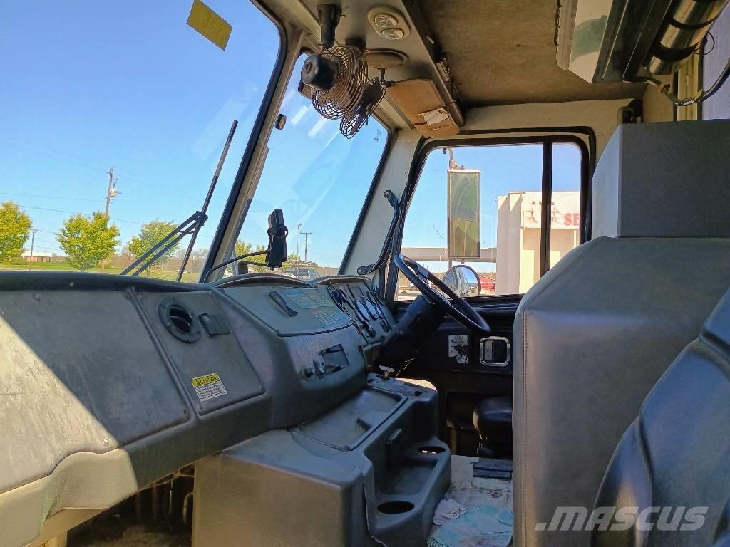  2011 Crane Carrier Camiones de basura