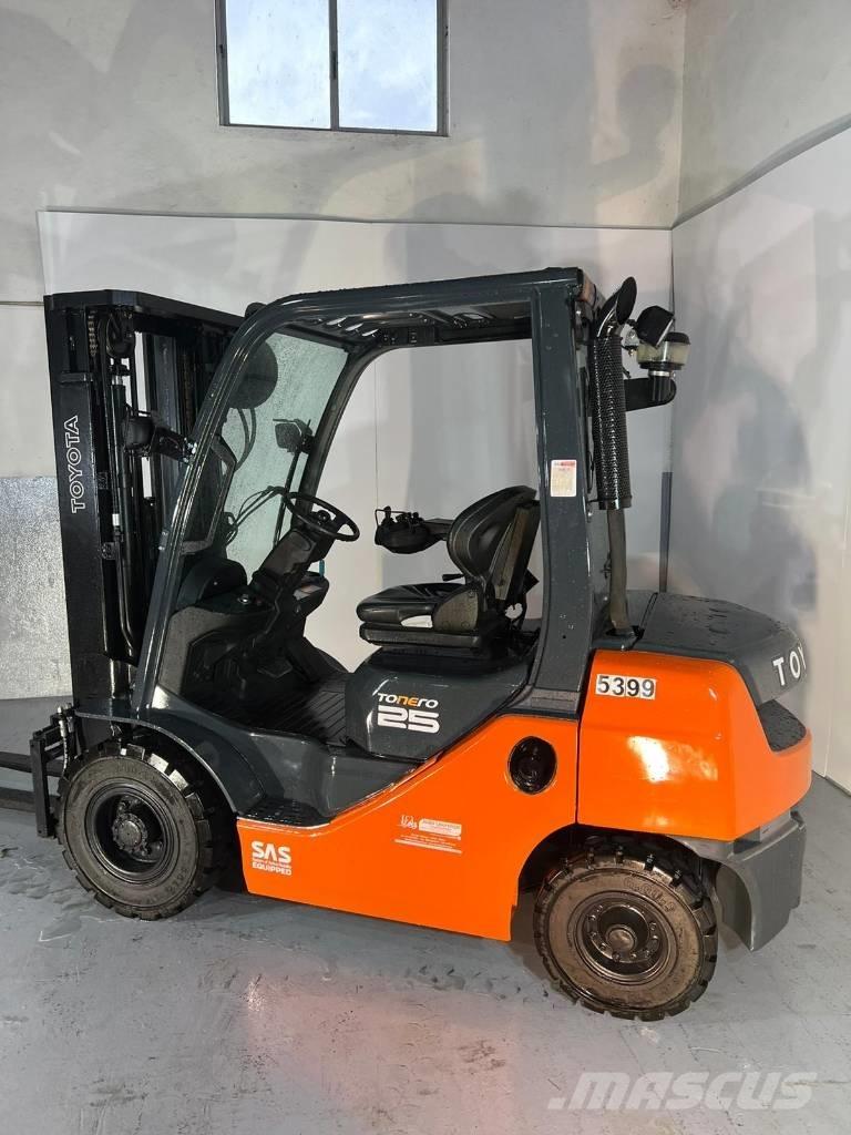 Toyota 02-8 FD F 25 Camiones diesel