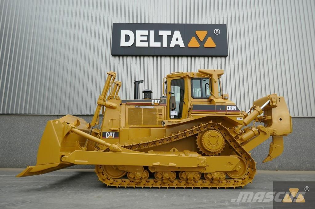 CAT D8N Buldozer sobre oruga