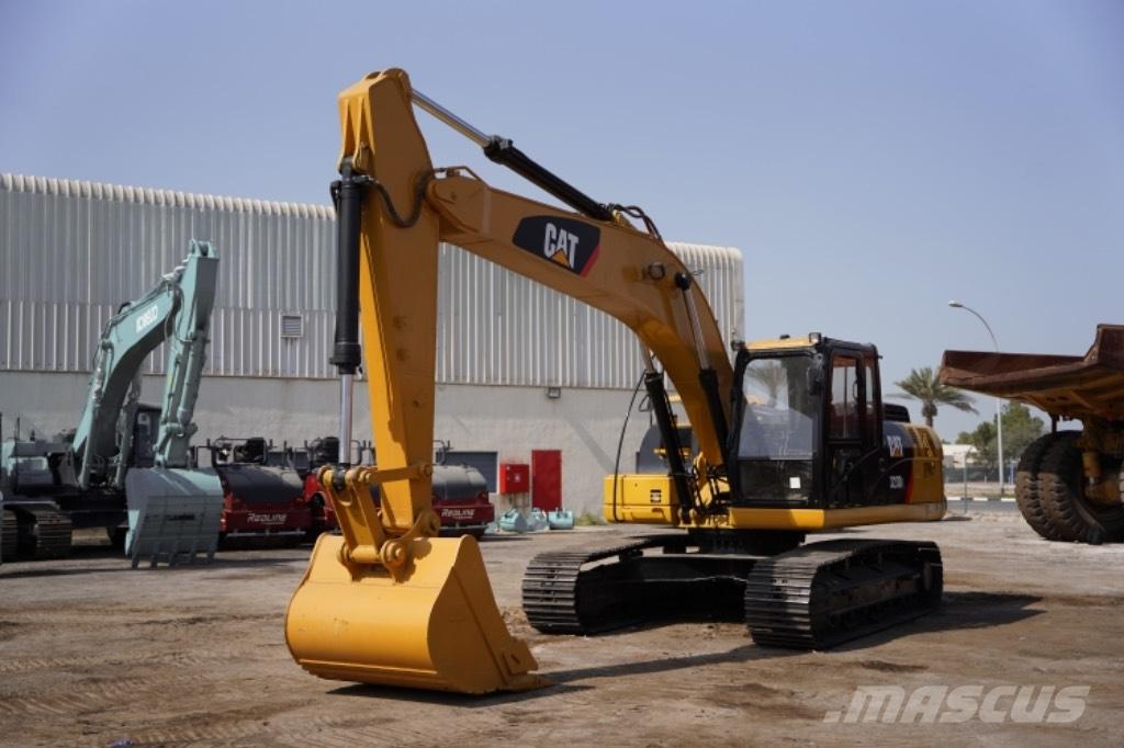 CAT 323D3 Excavadoras de ruedas
