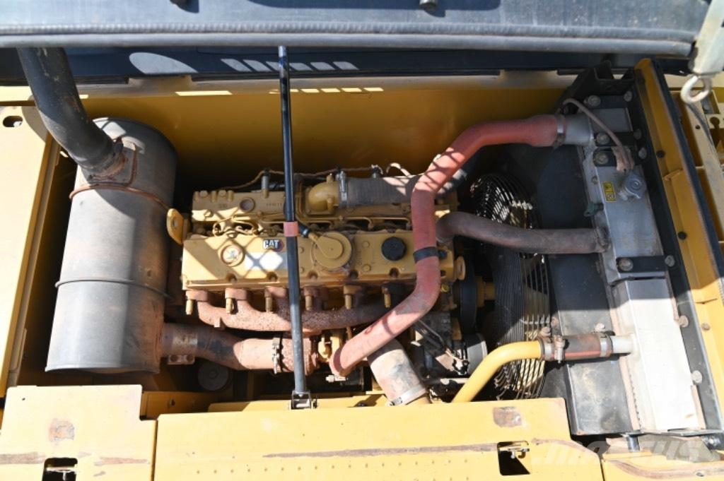 CAT 323D3 Excavadoras de ruedas