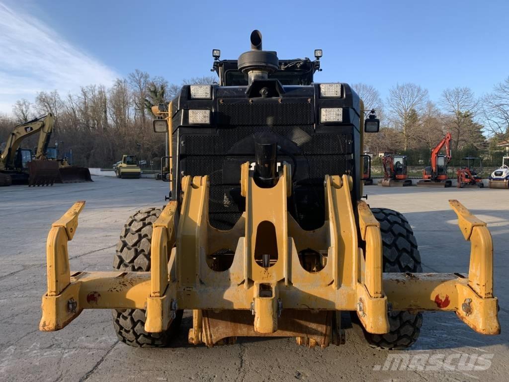 CAT 140 M 3 Niveladoras