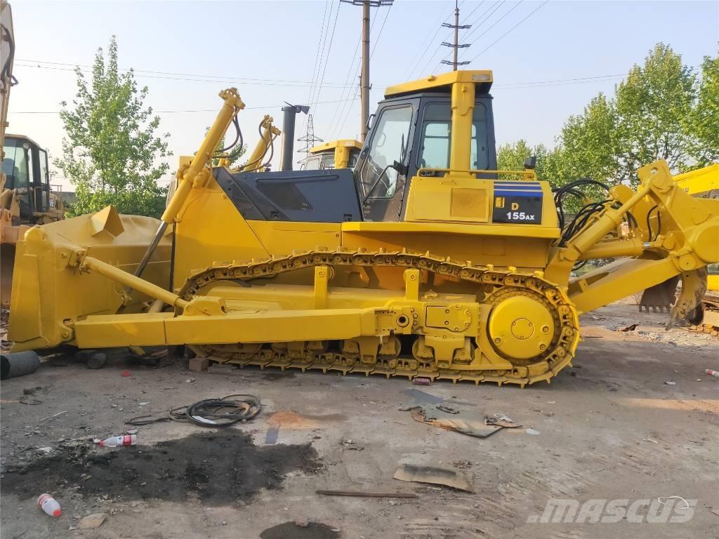 Komatsu D155AX-5 Buldozer sobre oruga
