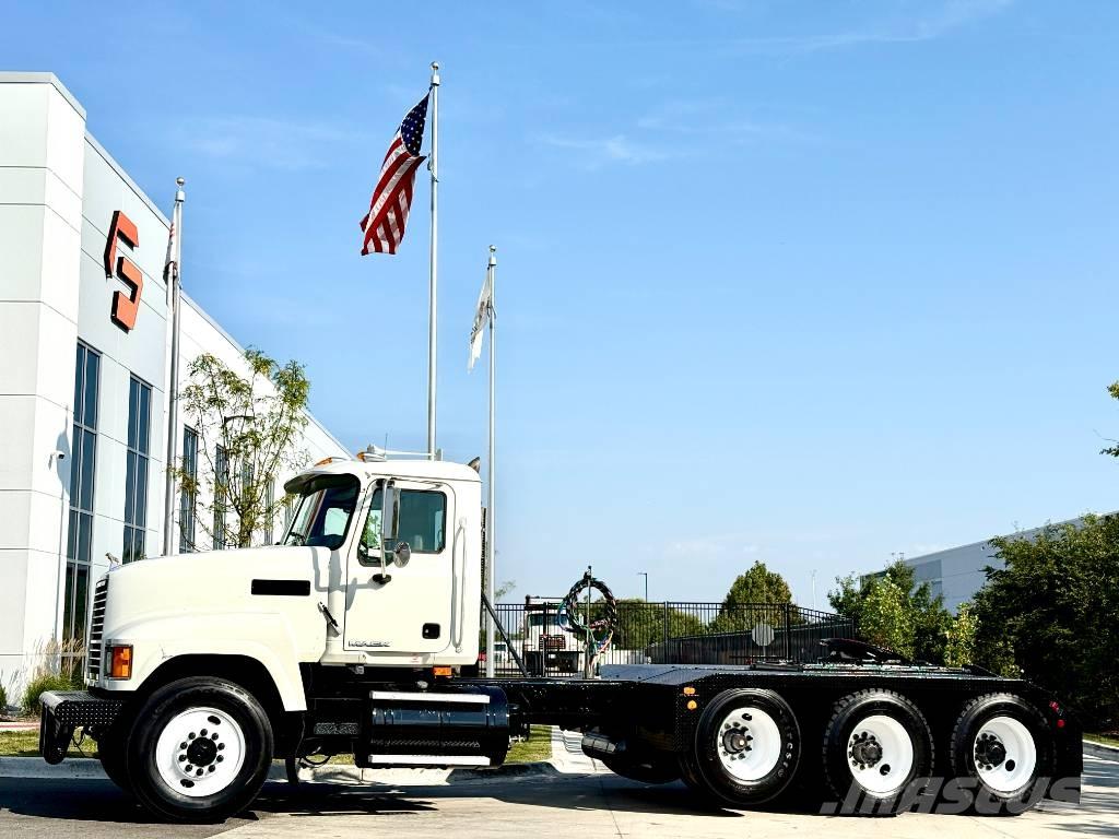 Mack CHU 613 Camiones tractor