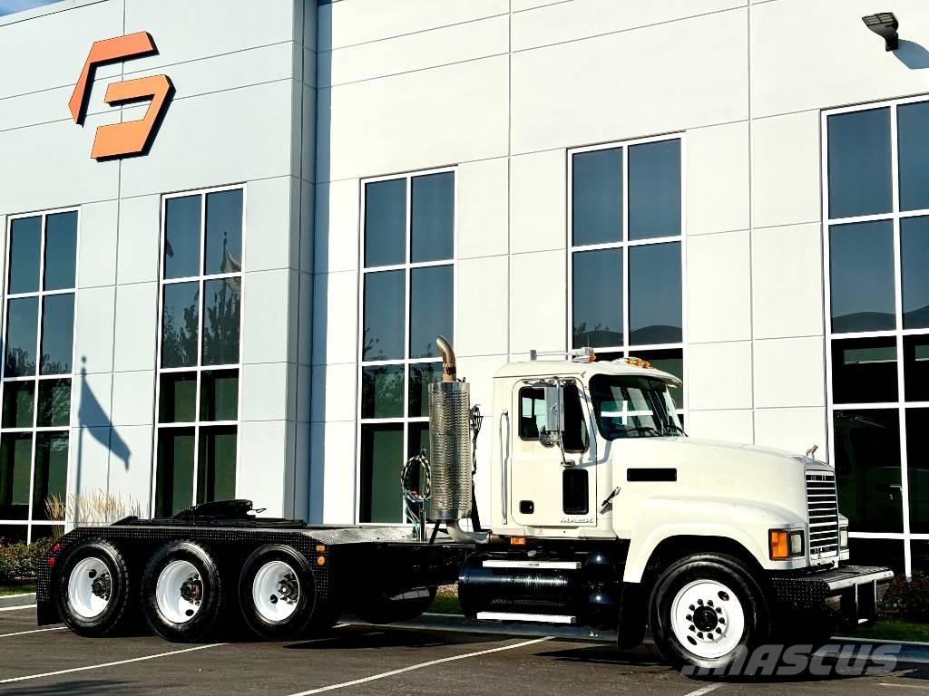 Mack CHU 613 Camiones tractor
