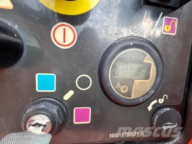 JLG 1200 SJP Plataformas con brazo de elevación telescópico