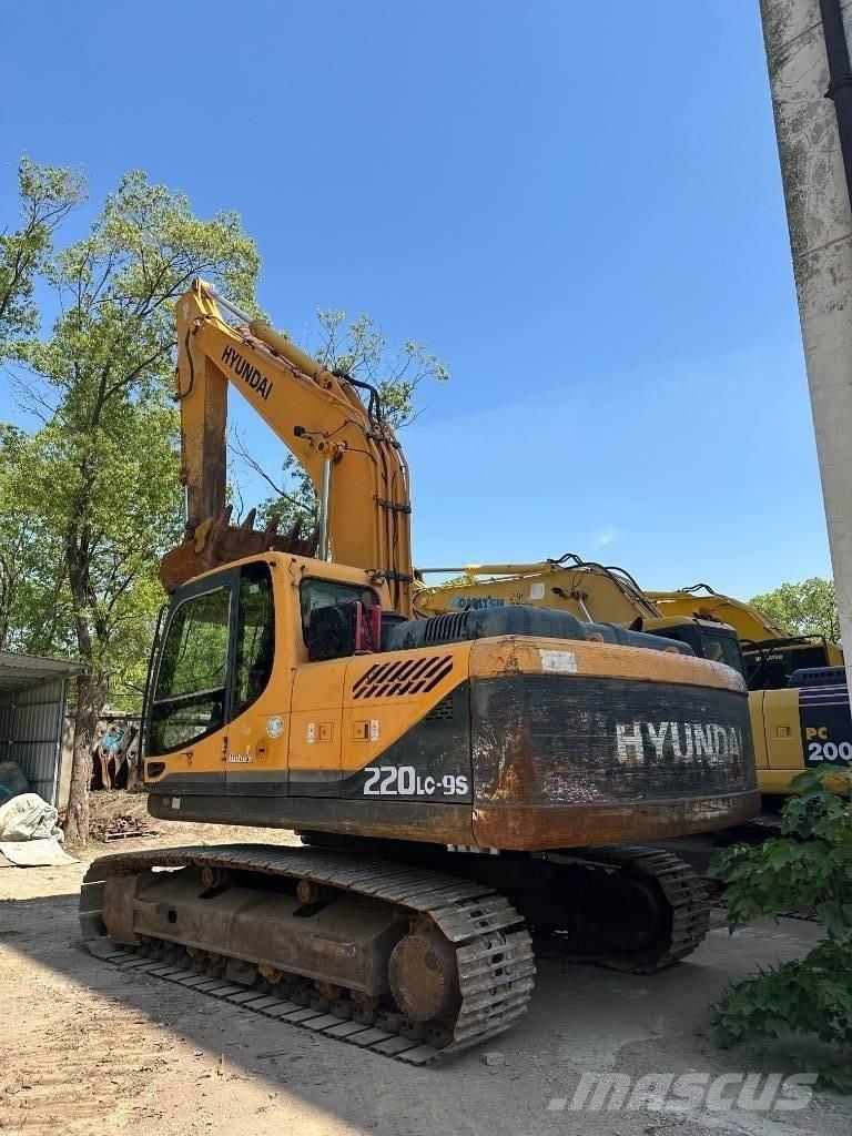 Hyundai 220LC-9S Excavadoras sobre orugas